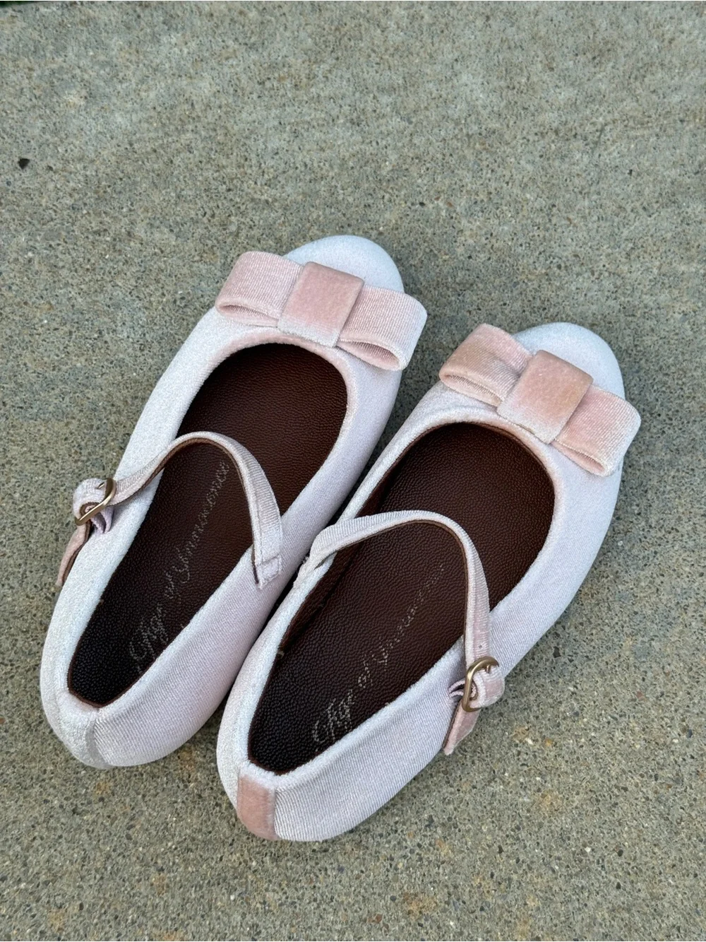 Age of innocence sz 29 Ellen velvet light pink Mary Jane shoes